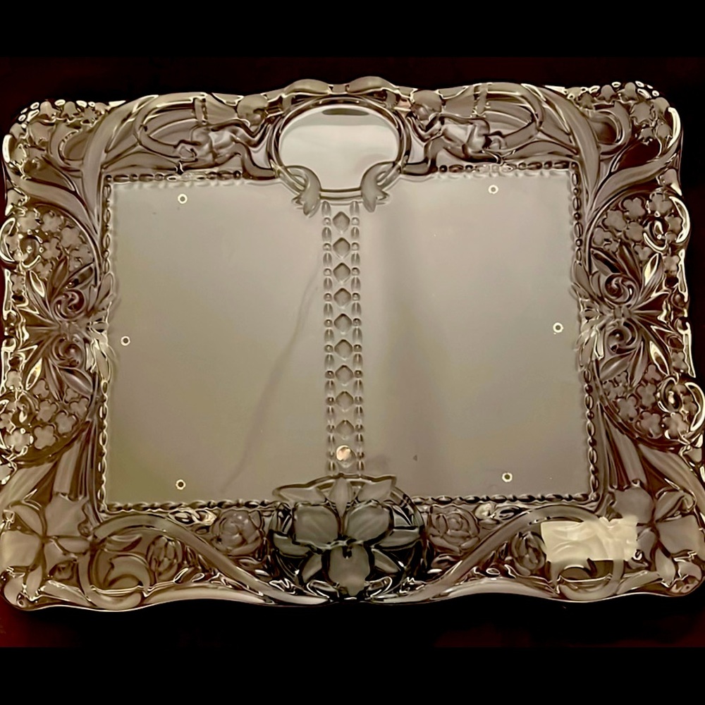 Mikasa Cherished Moments 5x7 multi-picture frame. New, in box.
